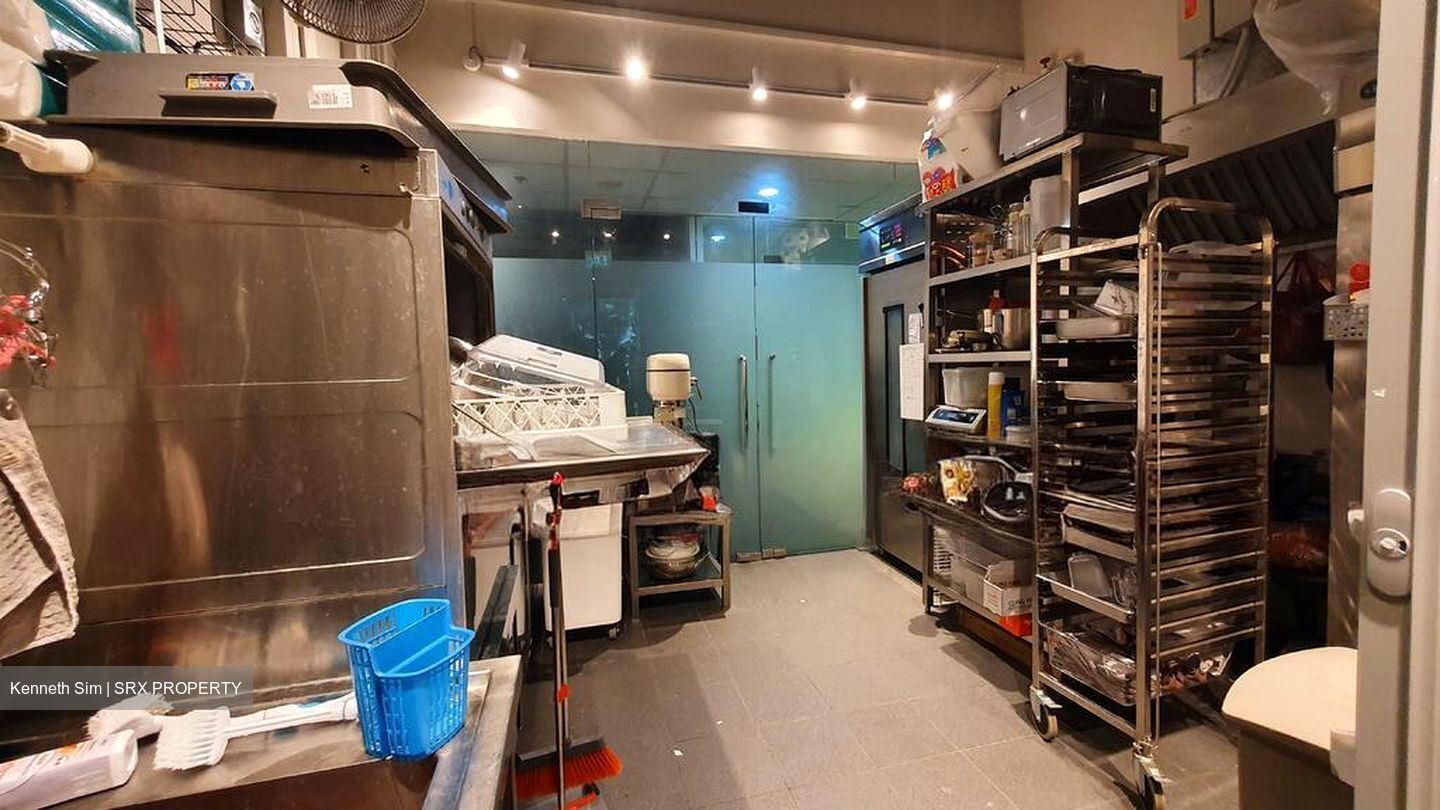 The Commerze@irving (D13), Retail #602952511